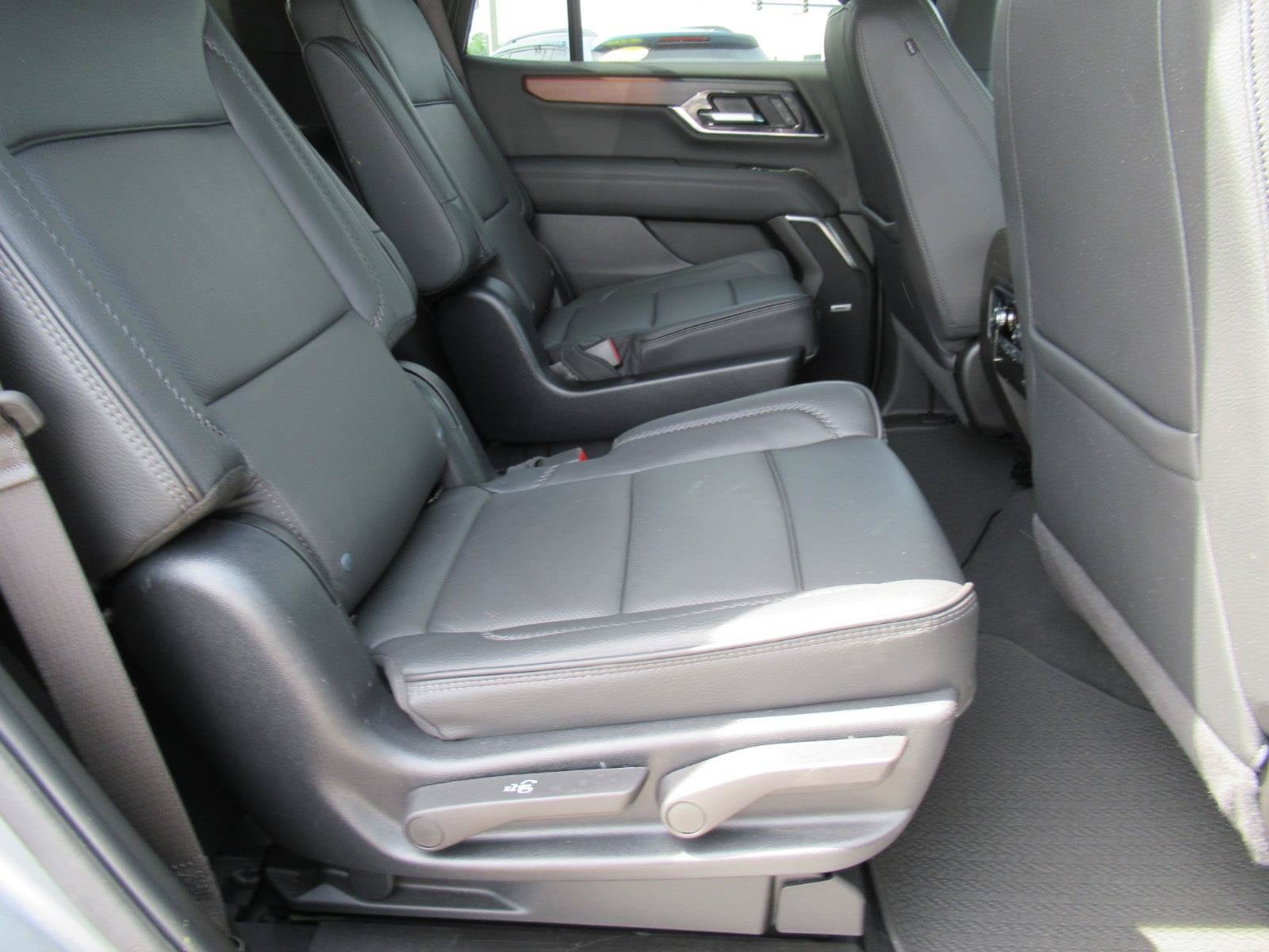 2025 GMC Yukon 4WD Denali
