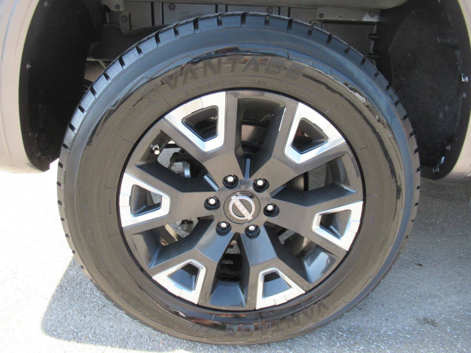 2023 Nissan TITAN Crew Cab Platinum Reserve 4x4