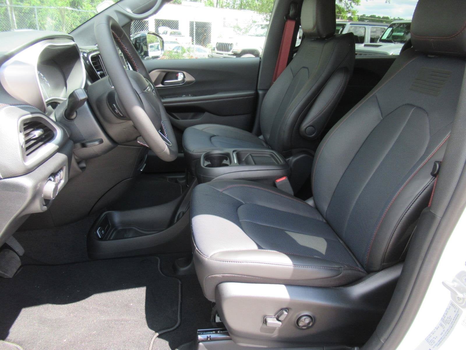2027 Chrysler Pacifica PACIFICA SELECT
