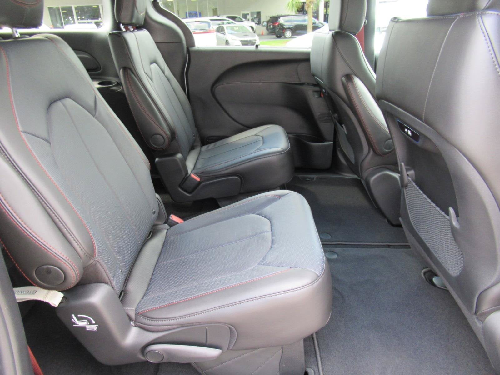 2027 Chrysler Pacifica PACIFICA SELECT
