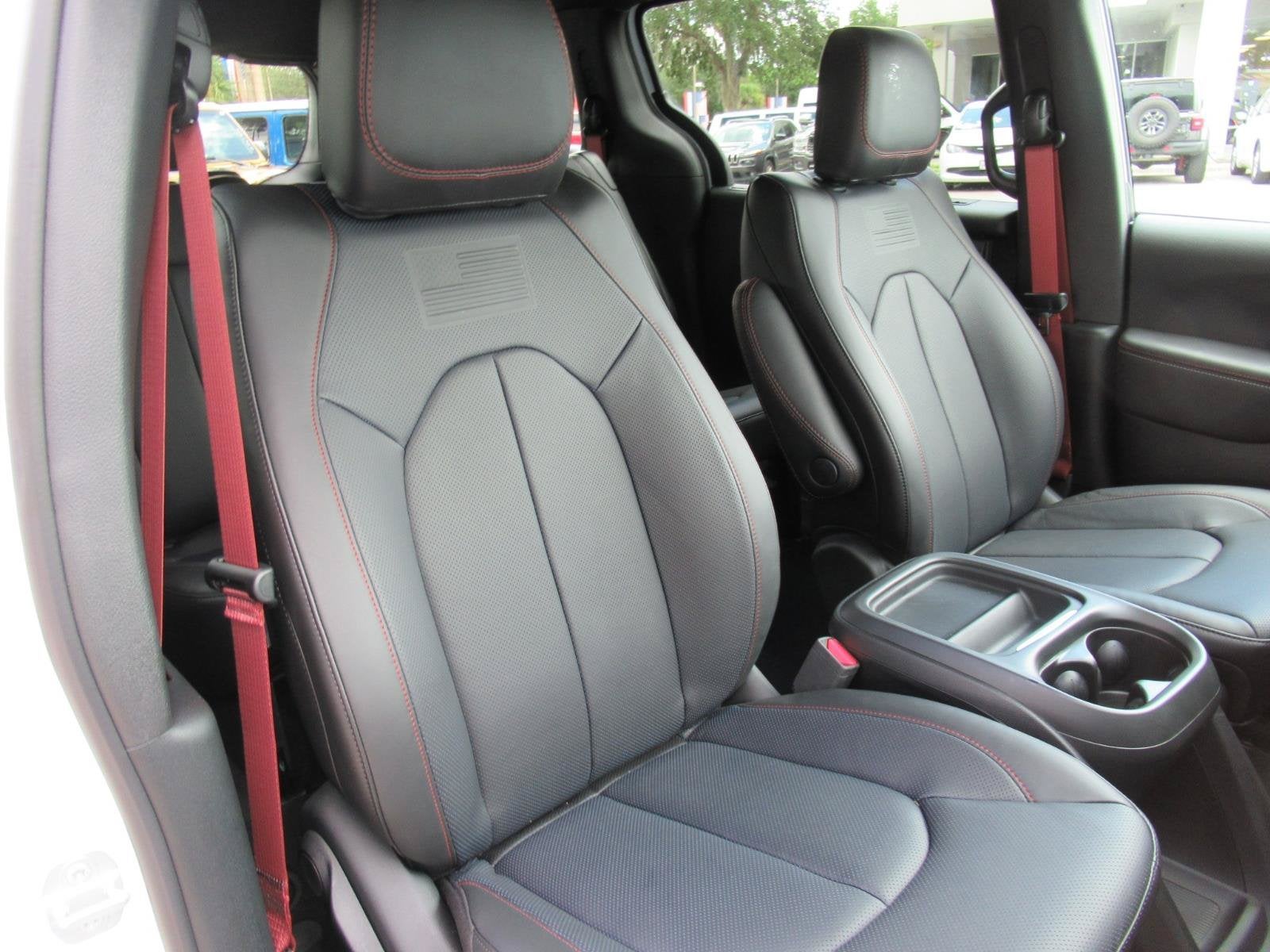 2027 Chrysler Pacifica PACIFICA SELECT
