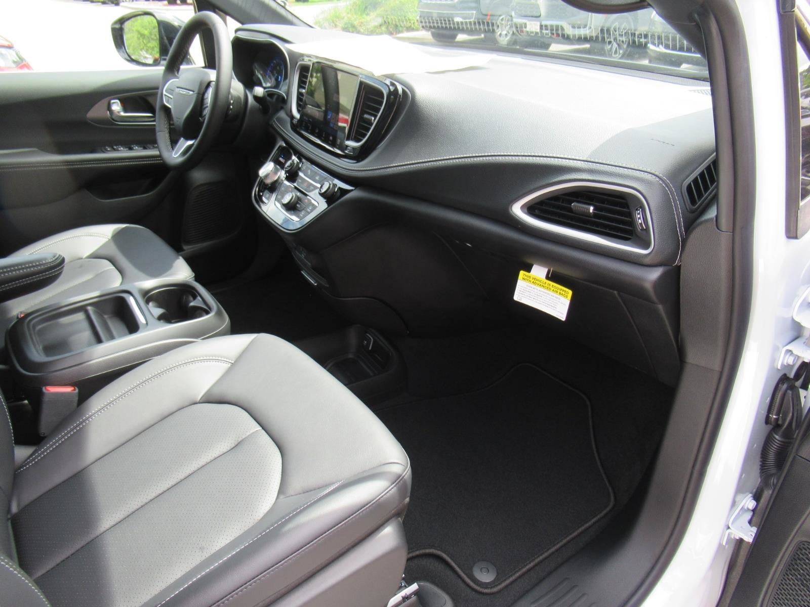 2027 Chrysler Pacifica PACIFICA SELECT