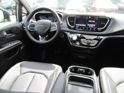 2027 Chrysler Pacifica PACIFICA SELECT