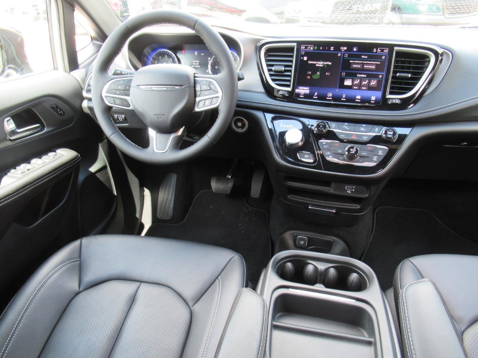 2027 Chrysler Pacifica PACIFICA SELECT