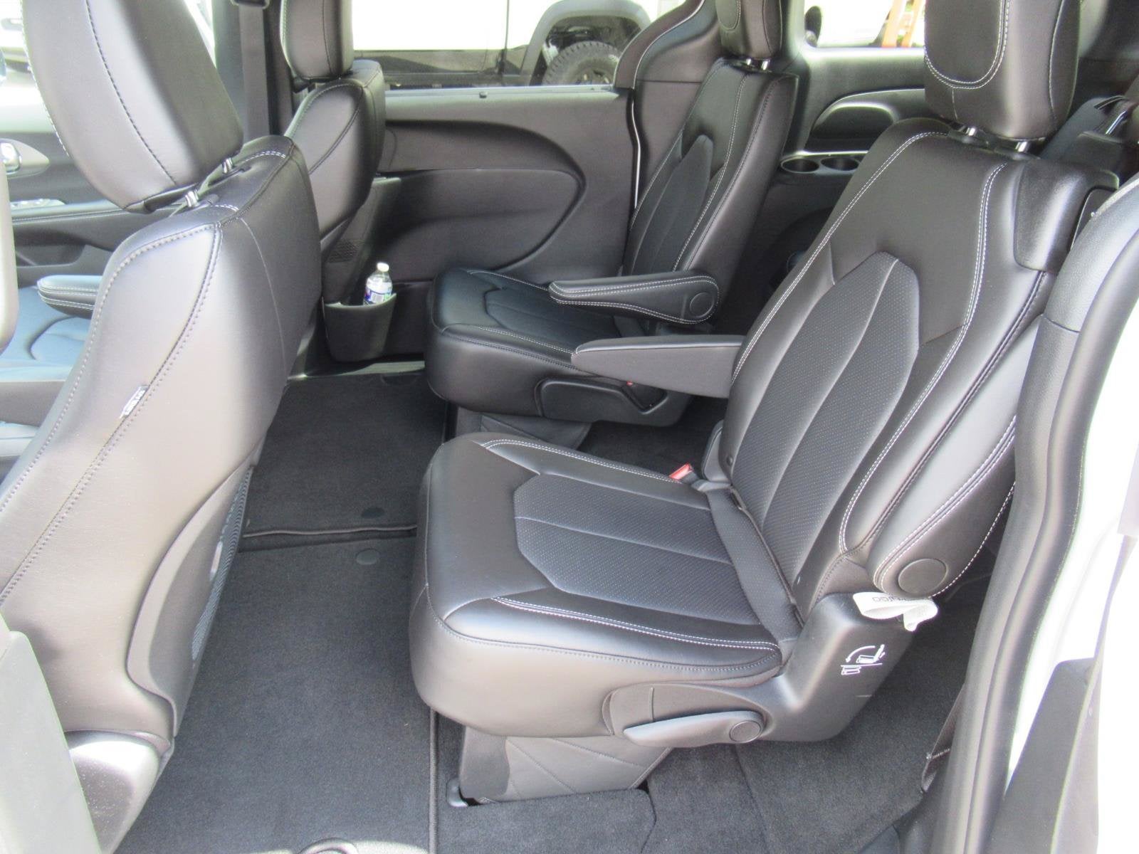 2027 Chrysler Pacifica PACIFICA SELECT
