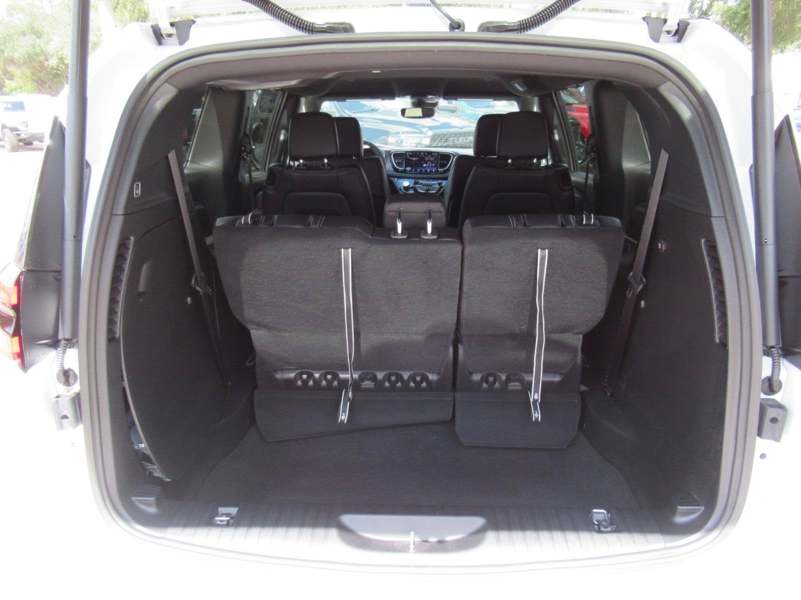 2027 Chrysler Pacifica PACIFICA SELECT