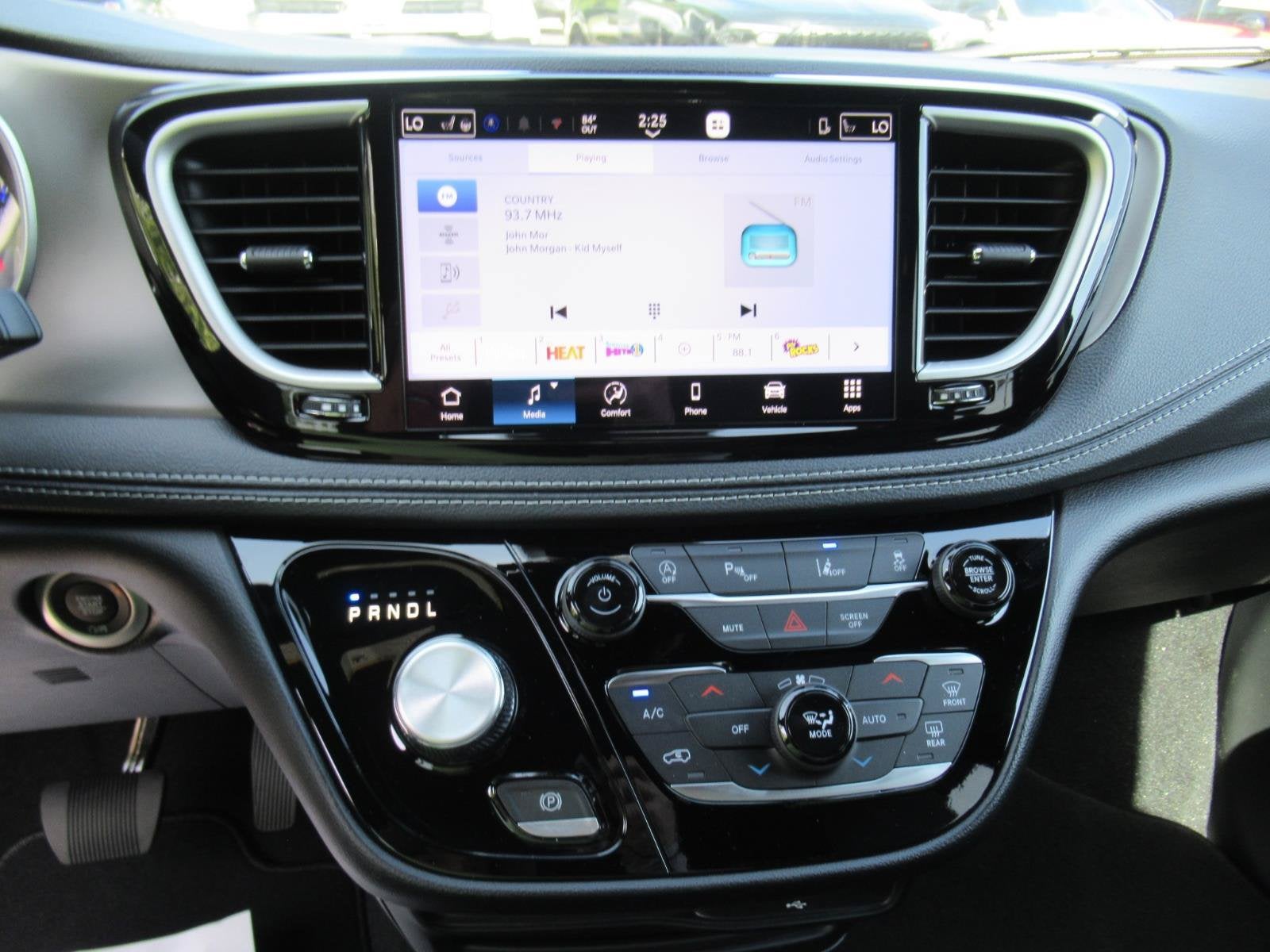 2027 Chrysler Pacifica PACIFICA SELECT