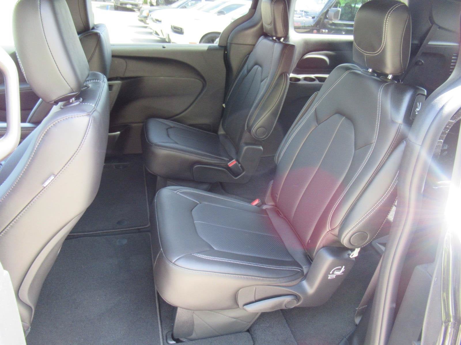 2027 Chrysler Pacifica PACIFICA SELECT