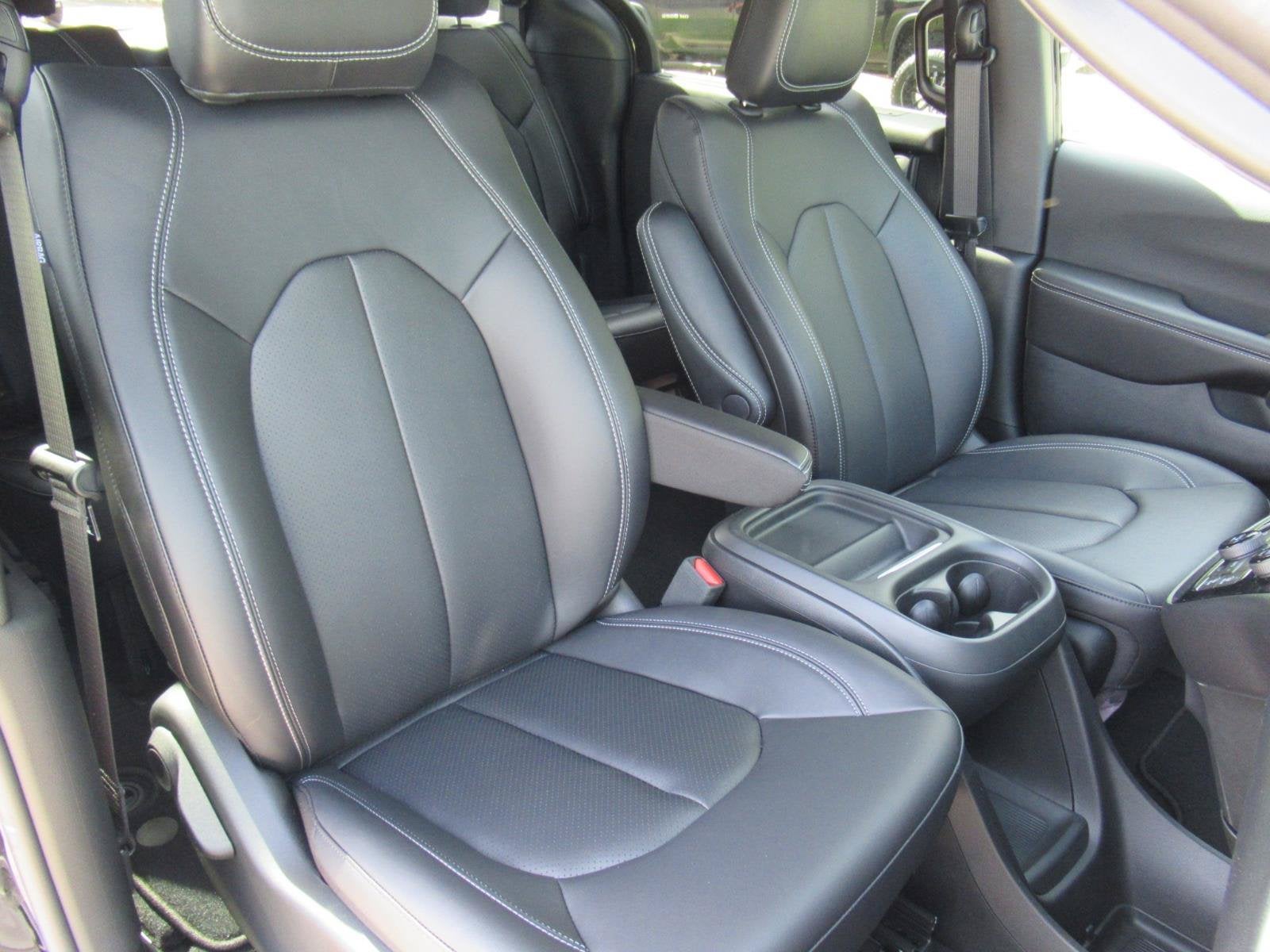 2027 Chrysler Pacifica PACIFICA SELECT
