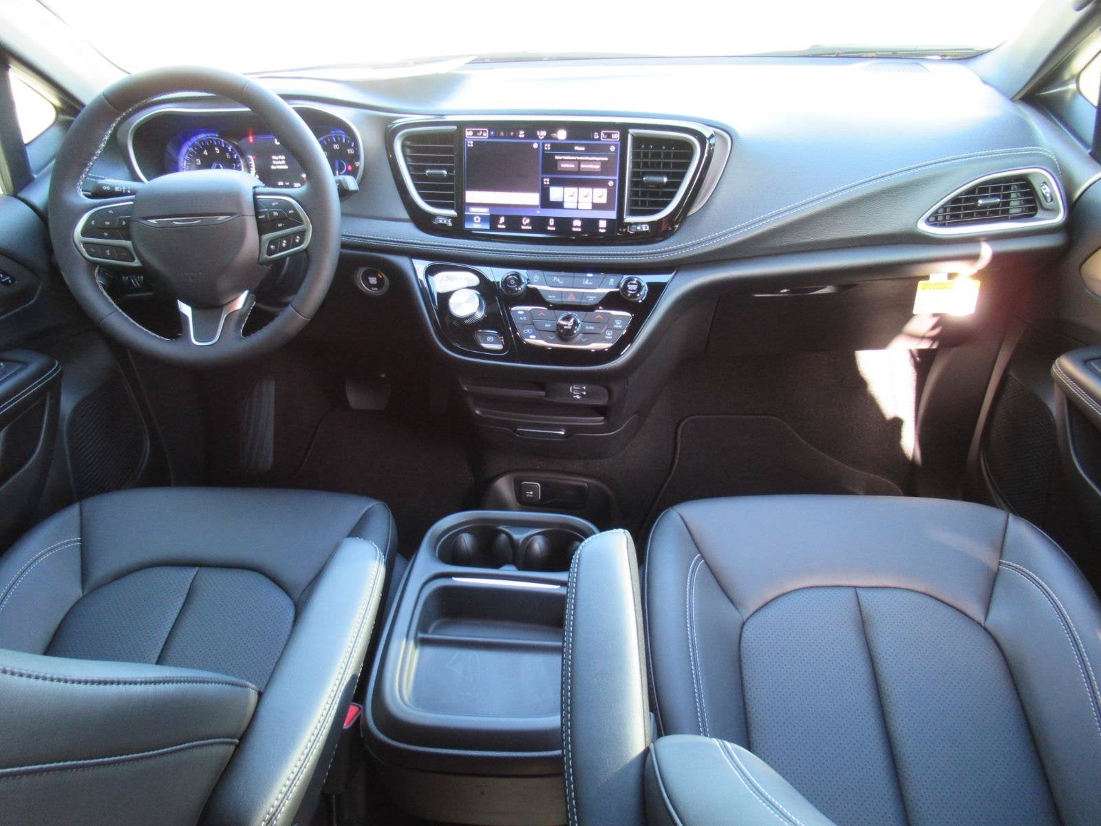 2027 Chrysler Pacifica PACIFICA SELECT