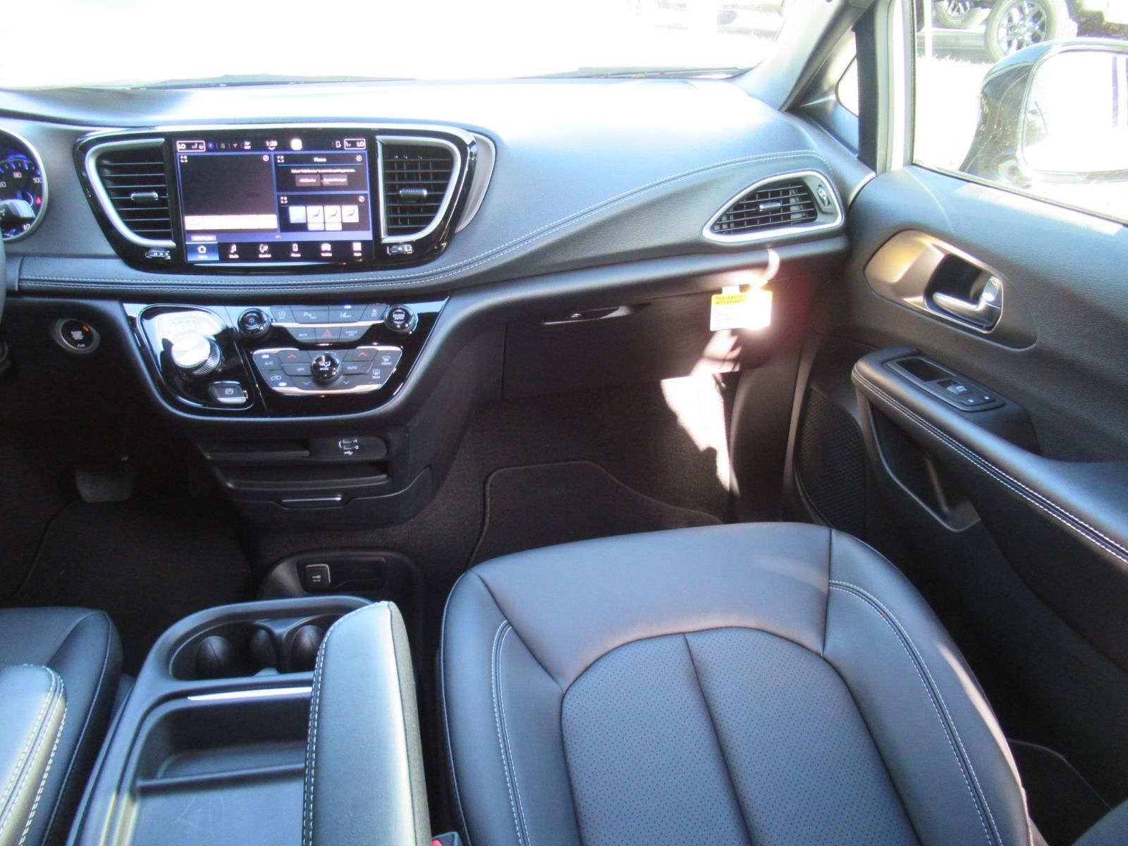 2027 Chrysler Pacifica PACIFICA SELECT