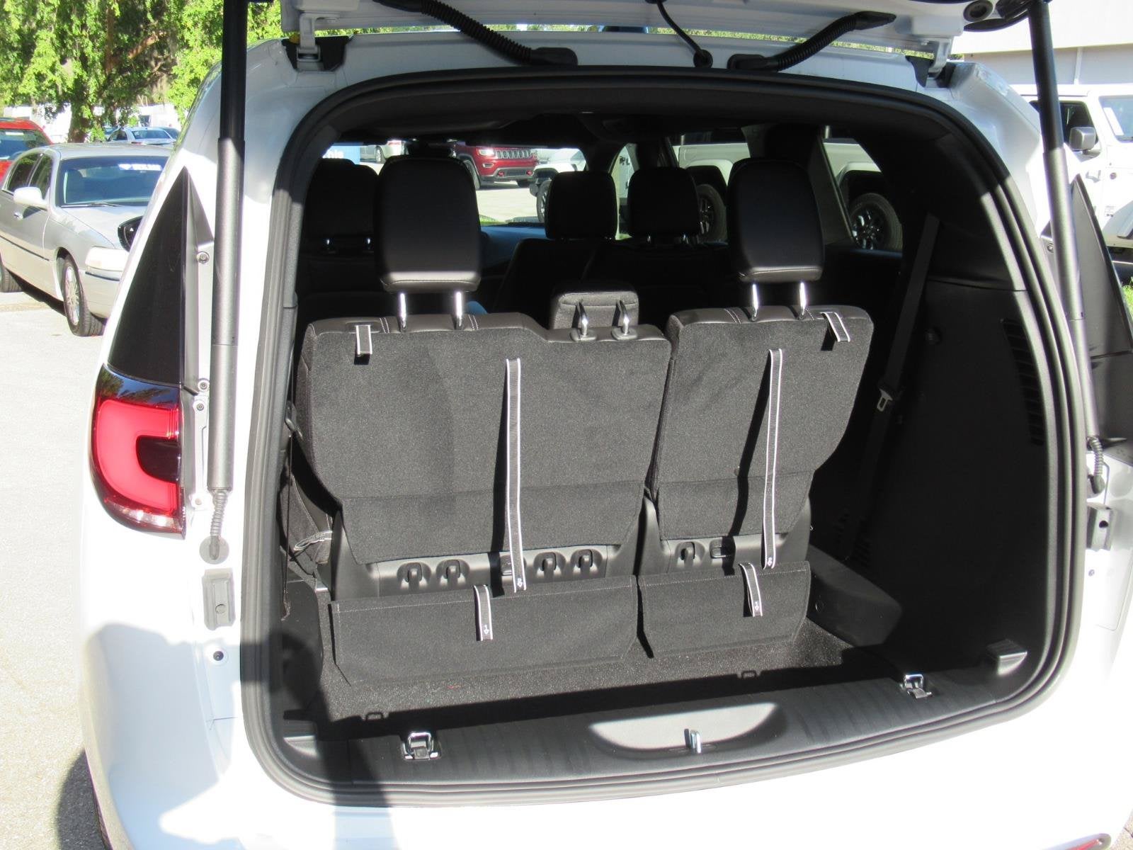 2027 Chrysler Pacifica PACIFICA SELECT