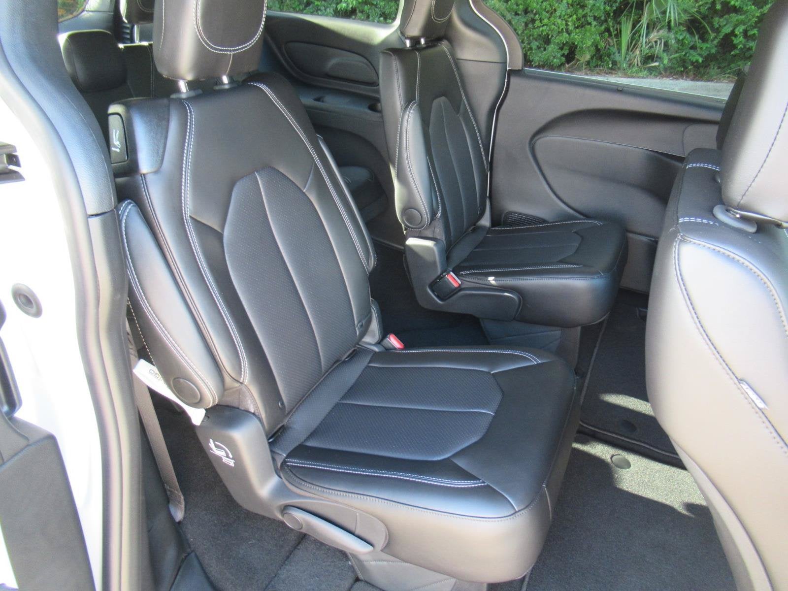 2027 Chrysler Pacifica PACIFICA SELECT