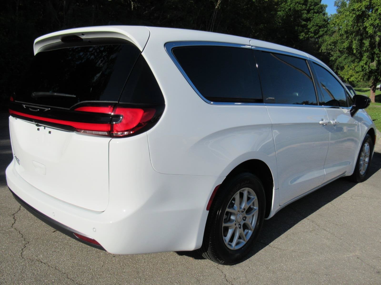 2027 Chrysler Pacifica PACIFICA SELECT