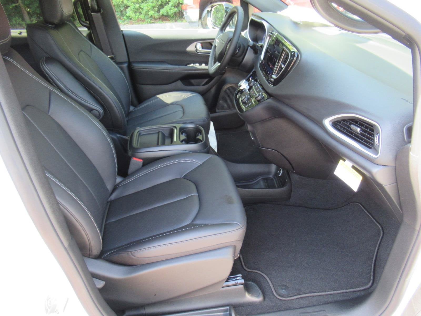2027 Chrysler Pacifica PACIFICA LX