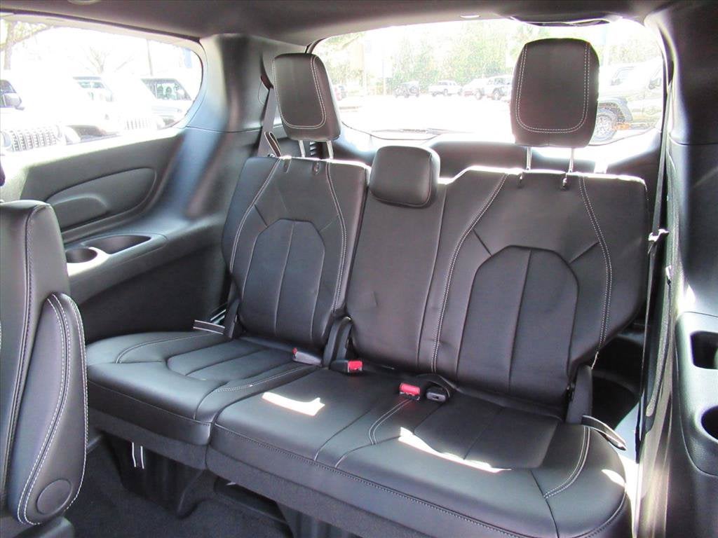 2026 Chrysler Voyager VOYAGER LX