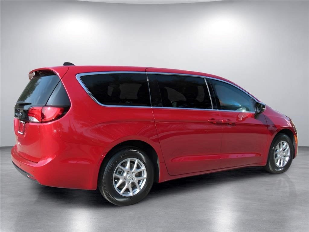2026 Chrysler Voyager VOYAGER LX
