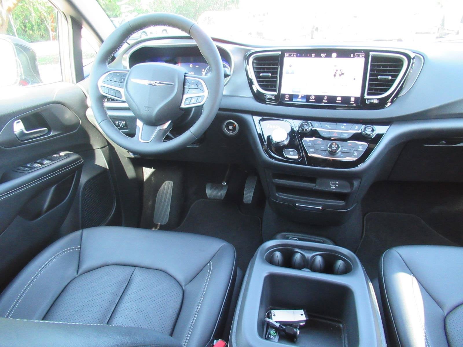 2026 Chrysler Voyager VOYAGER LX