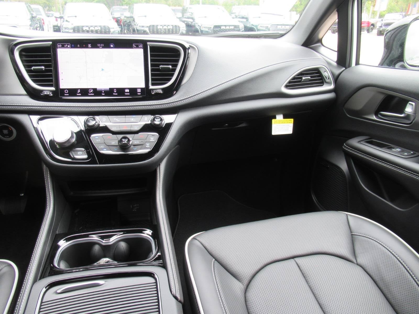 2027 Chrysler Pacifica PACIFICA LIMITED
