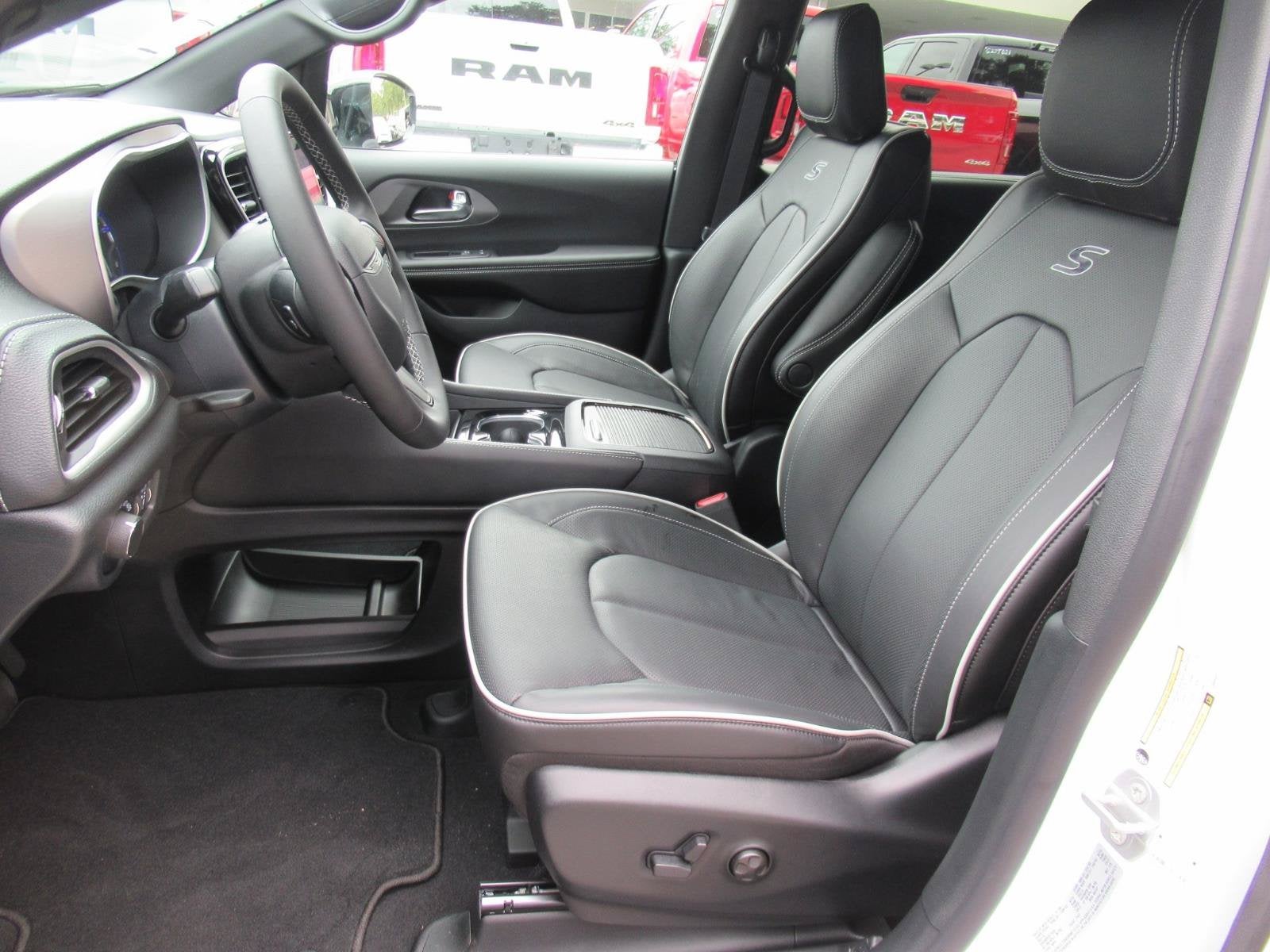 2027 Chrysler Pacifica PACIFICA LIMITED
