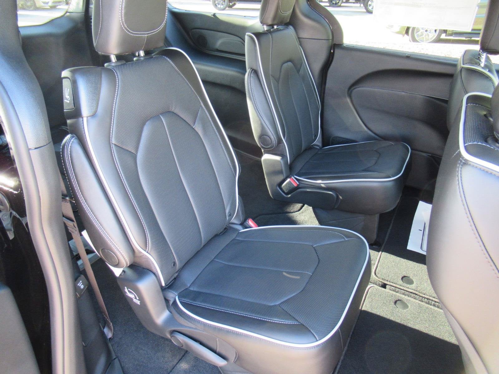 2027 Chrysler Pacifica PACIFICA LIMITED