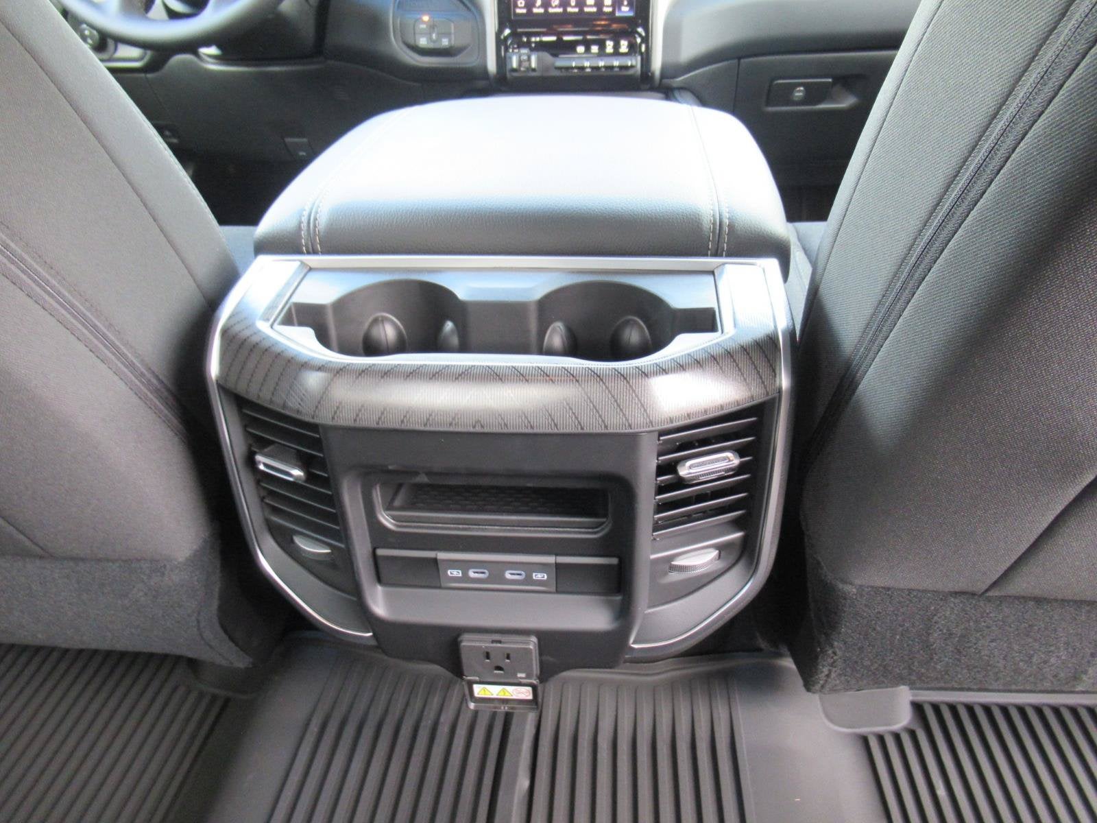 2027 RAM Ram 2500 RAM 2500 BIG HORN CREW CAB 4X4 6'4' BOX