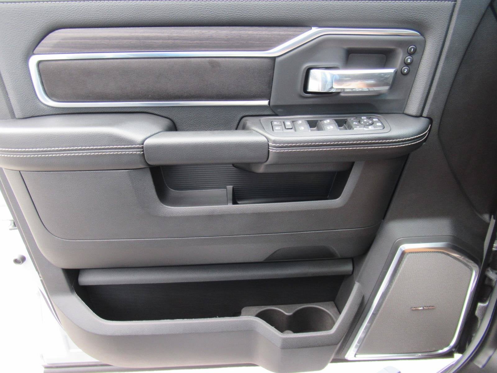 2027 RAM Ram 2500 RAM 2500 LARAMIE CREW CAB 4X4 6'4' BOX