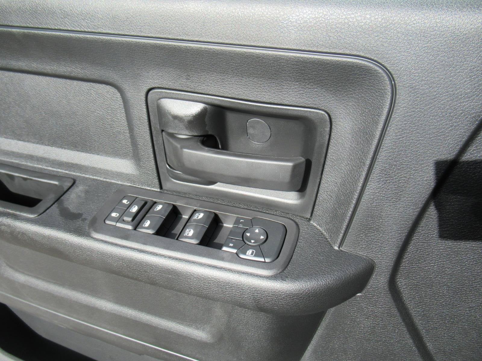 2027 RAM Ram 3500 RAM 3500 TRADESMAN CREW CAB 4X4 8' BOX