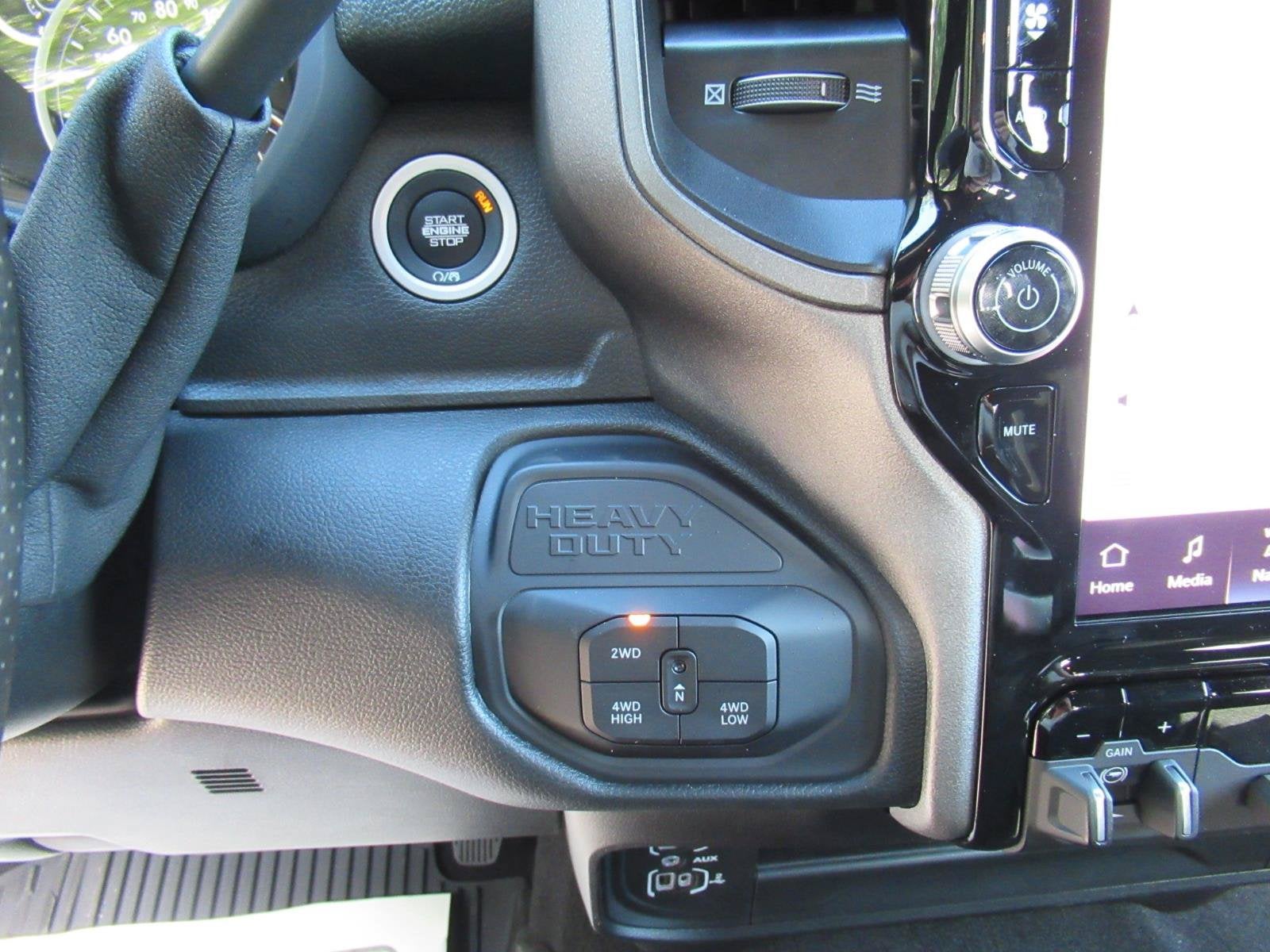2027 RAM Ram 3500 RAM 3500 TRADESMAN CREW CAB 4X4 8' BOX