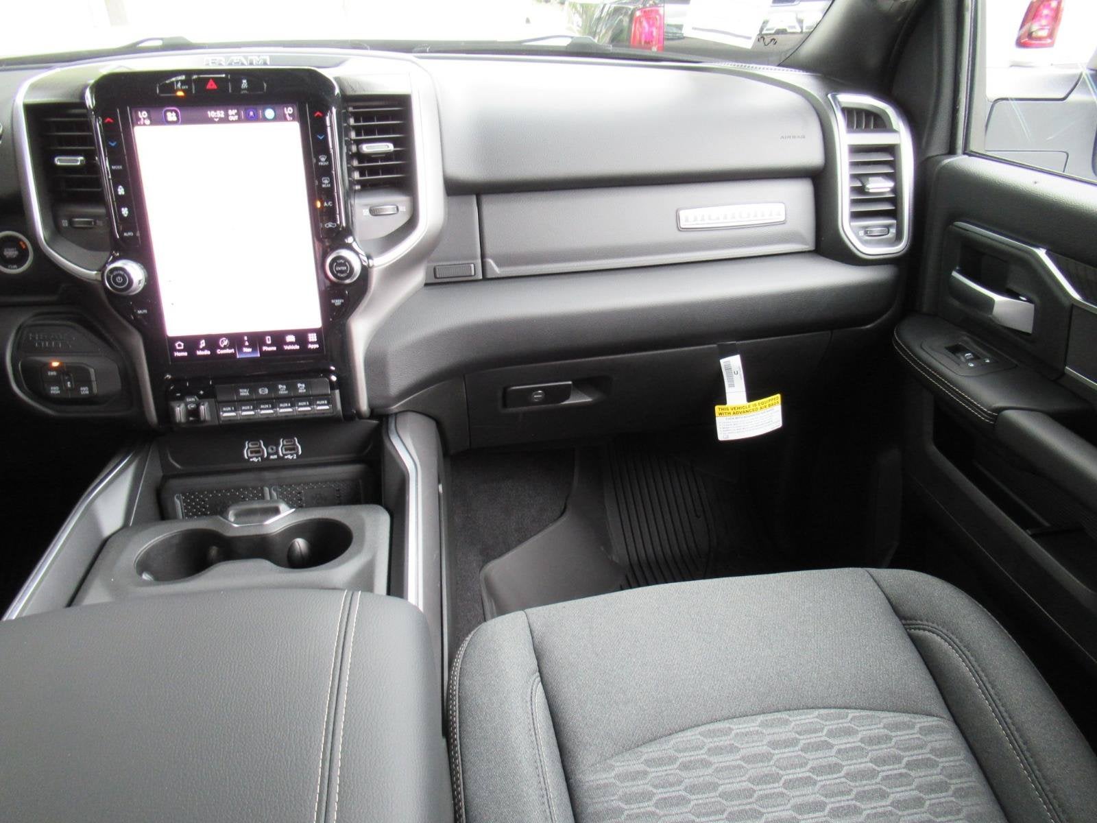 2027 RAM Ram 3500 RAM 3500 BIG HORN CREW CAB 4X4 8' BOX