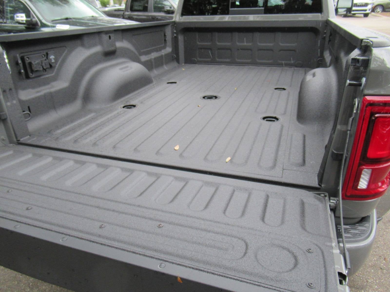 2027 RAM 3500 RAM 3500 BIG HORN CREW CAB 4X4 8' BOX