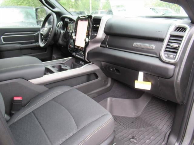 2027 RAM Ram 3500 RAM 3500 BIG HORN CREW CAB 4X4 8' BOX