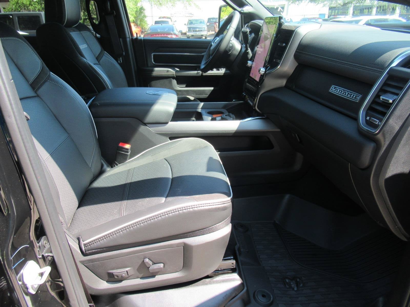2027 RAM Ram 3500 RAM 3500 LARAMIE CREW CAB 4X4 8' BOX