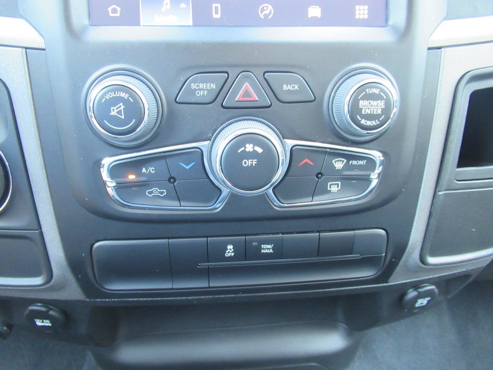 2023 RAM 1500 Classic Tradesman Regular Cab 4x2 8' Box