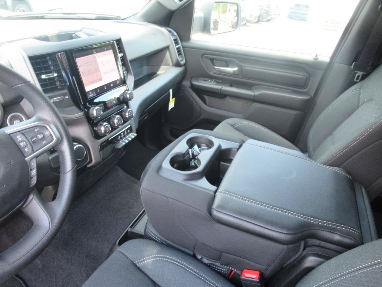2026 RAM Ram 1500 RAM 1500 EXPRESS CREW CAB 4X2 5'7' BOX