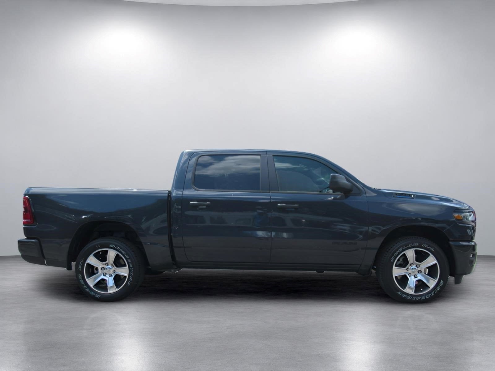 2026 RAM Ram 1500 RAM 1500 EXPRESS CREW CAB 4X2 5'7' BOX