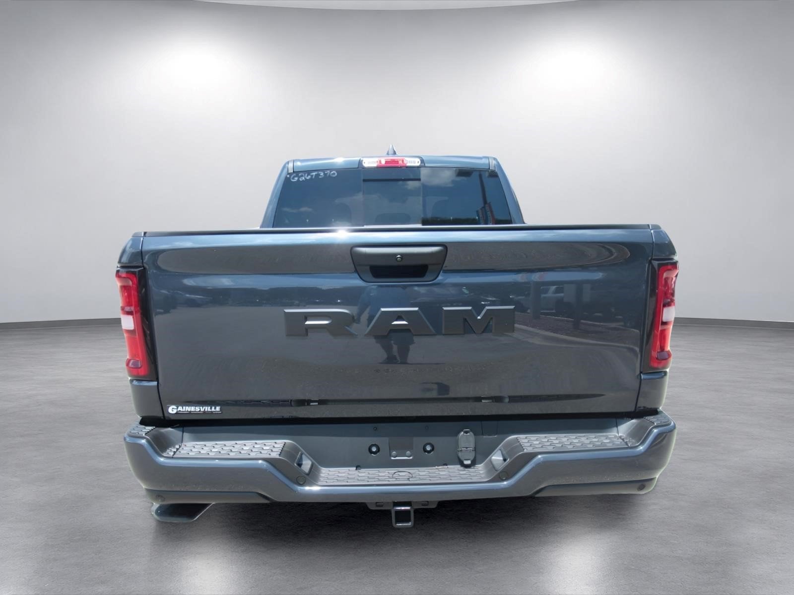 2026 RAM Ram 1500 RAM 1500 EXPRESS CREW CAB 4X2 5'7' BOX