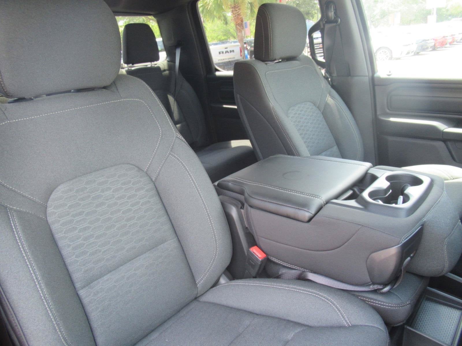2026 RAM Ram 1500 RAM 1500 EXPRESS CREW CAB 4X2 5'7' BOX