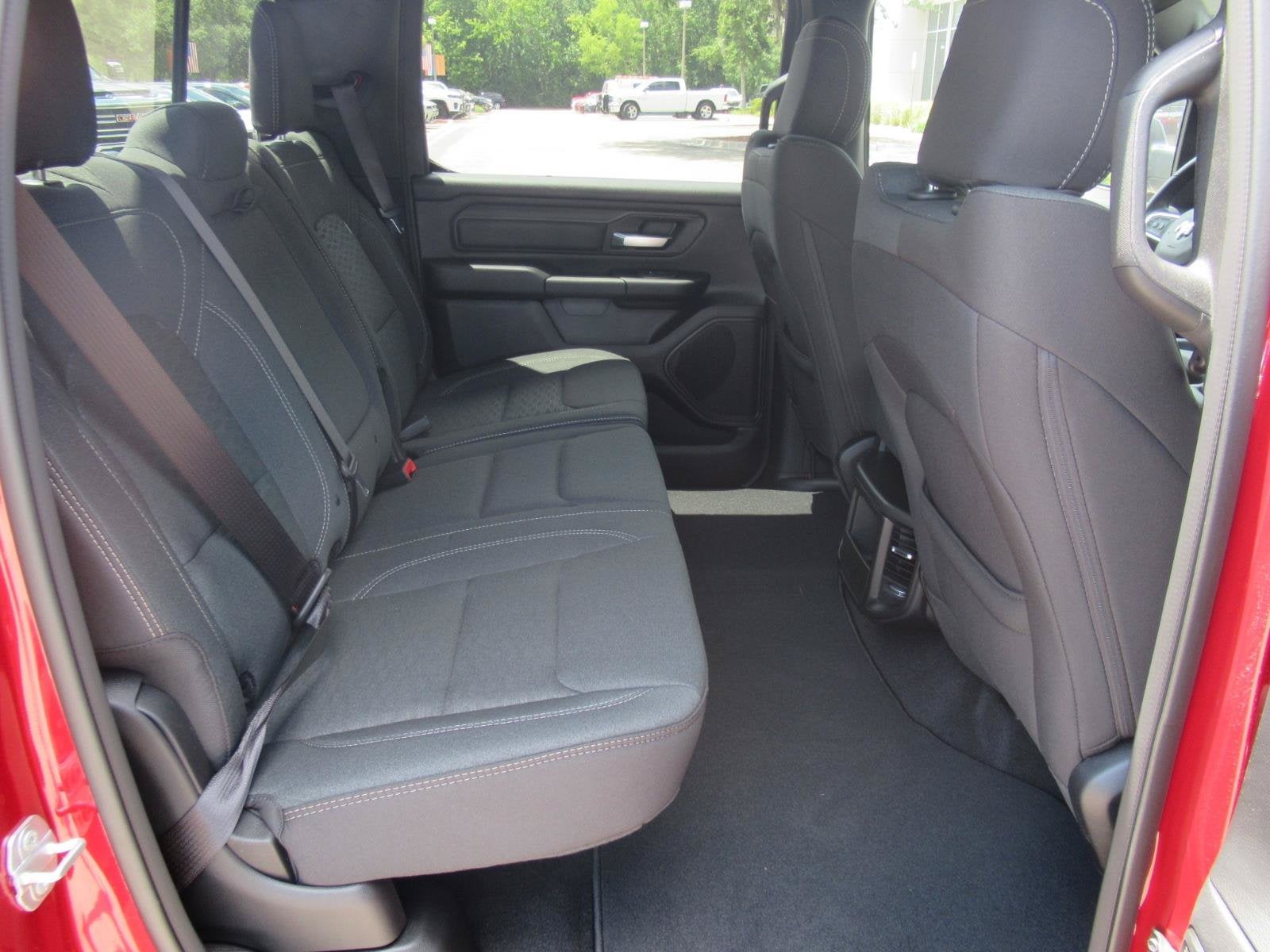 2026 RAM Ram 1500 RAM 1500 EXPRESS CREW CAB 4X2 5'7' BOX