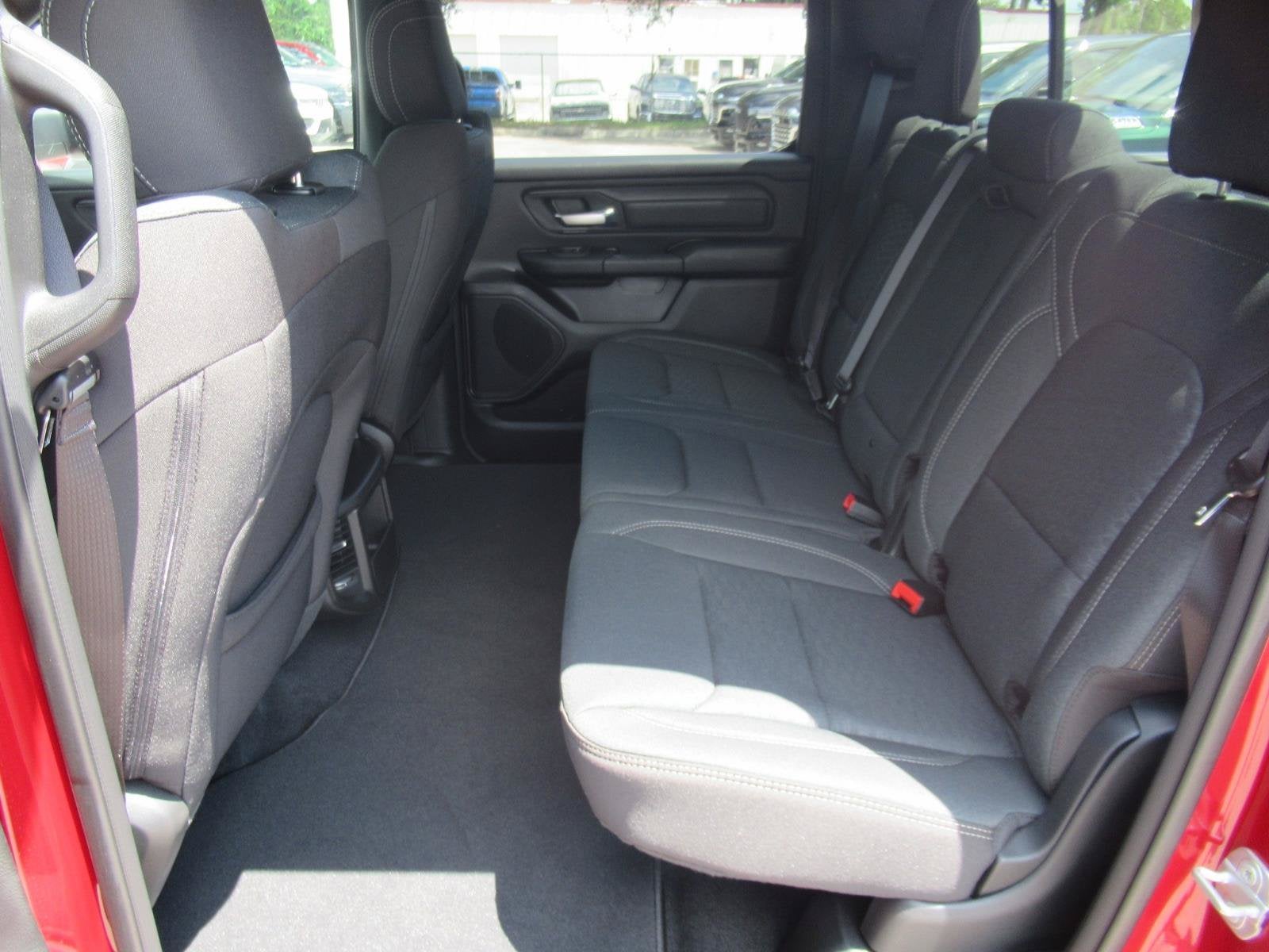 2026 RAM Ram 1500 RAM 1500 EXPRESS CREW CAB 4X2 5'7' BOX