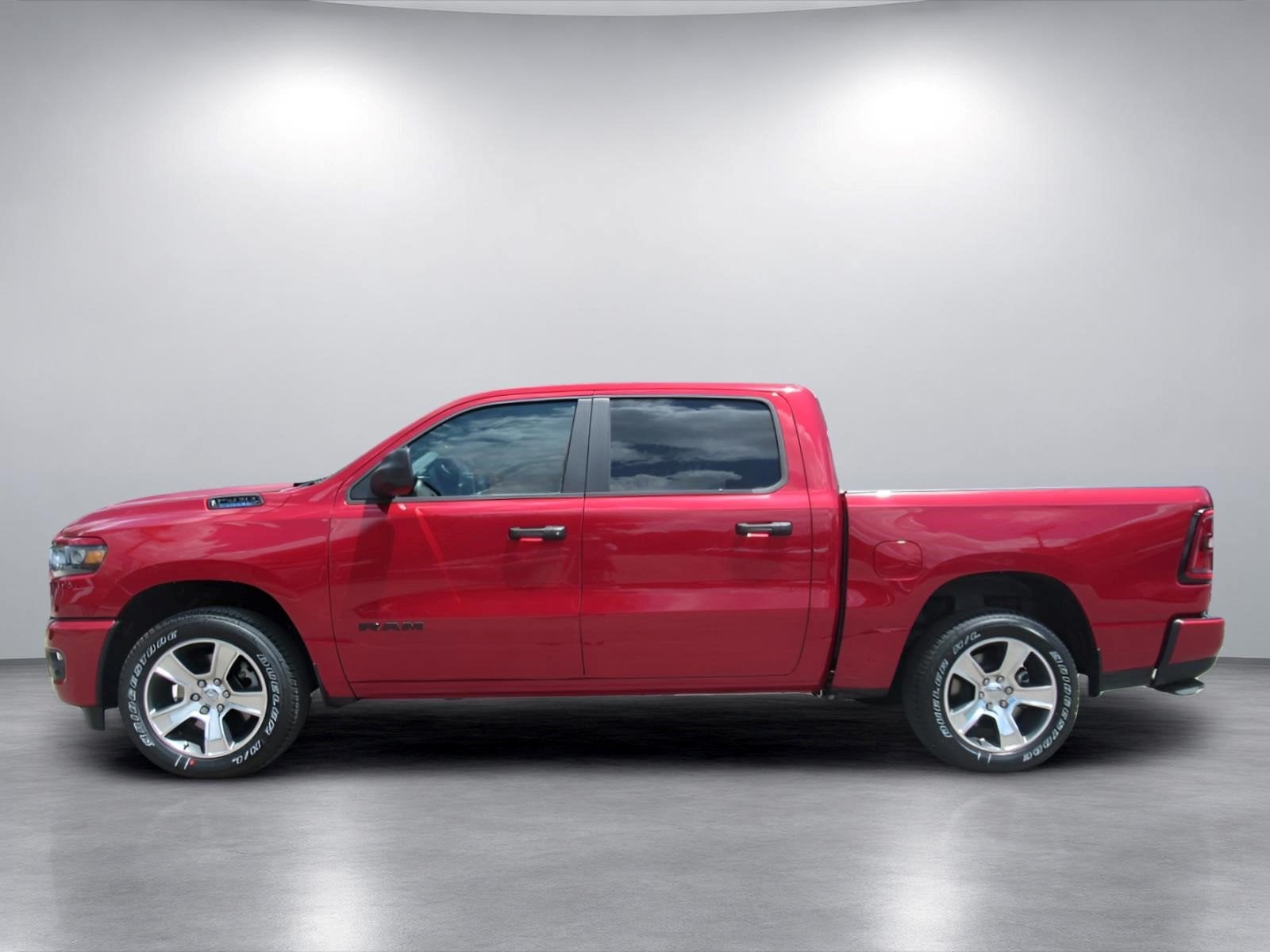 2026 RAM Ram 1500 RAM 1500 EXPRESS CREW CAB 4X2 5'7' BOX