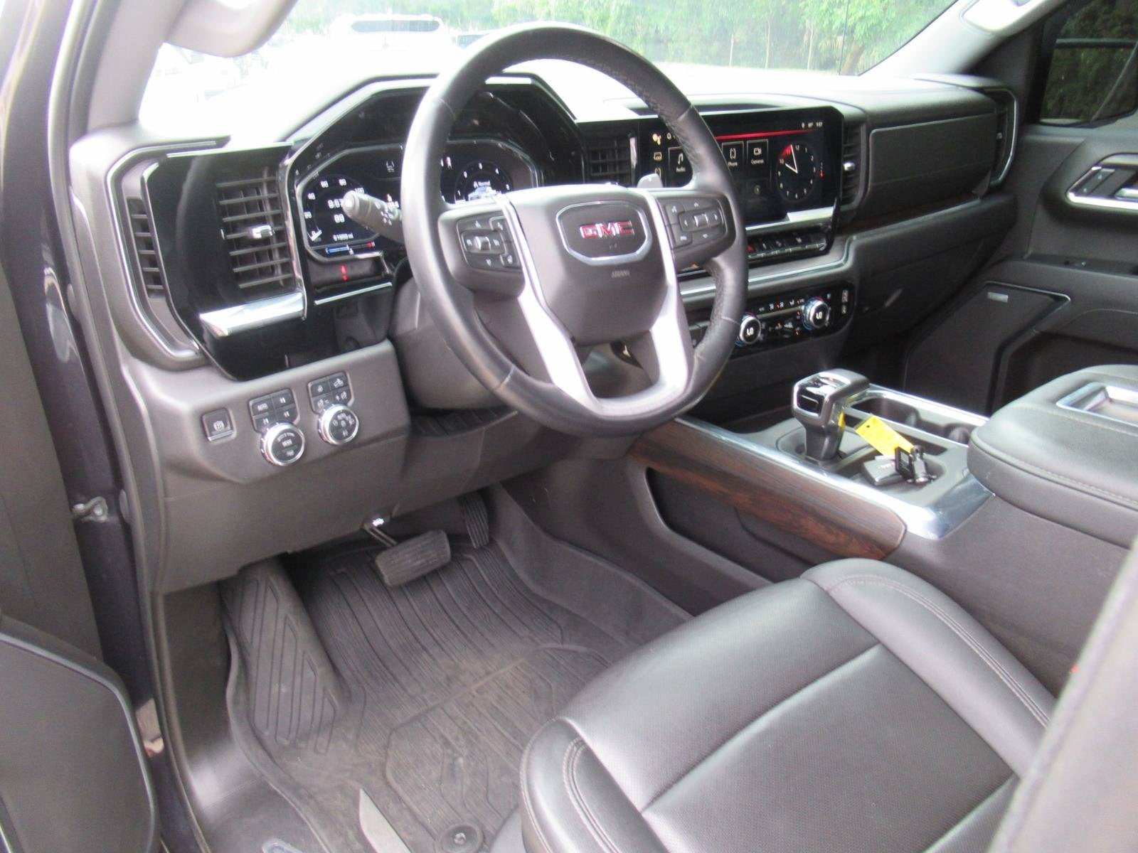 2022 GMC Sierra 1500 4WD Crew Cab Short Box SLT