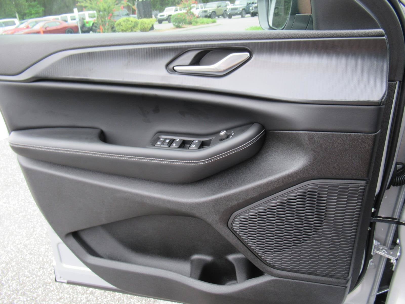 2026 Jeep Grand Cherokee GRAND CHEROKEE LAREDO X 4X2