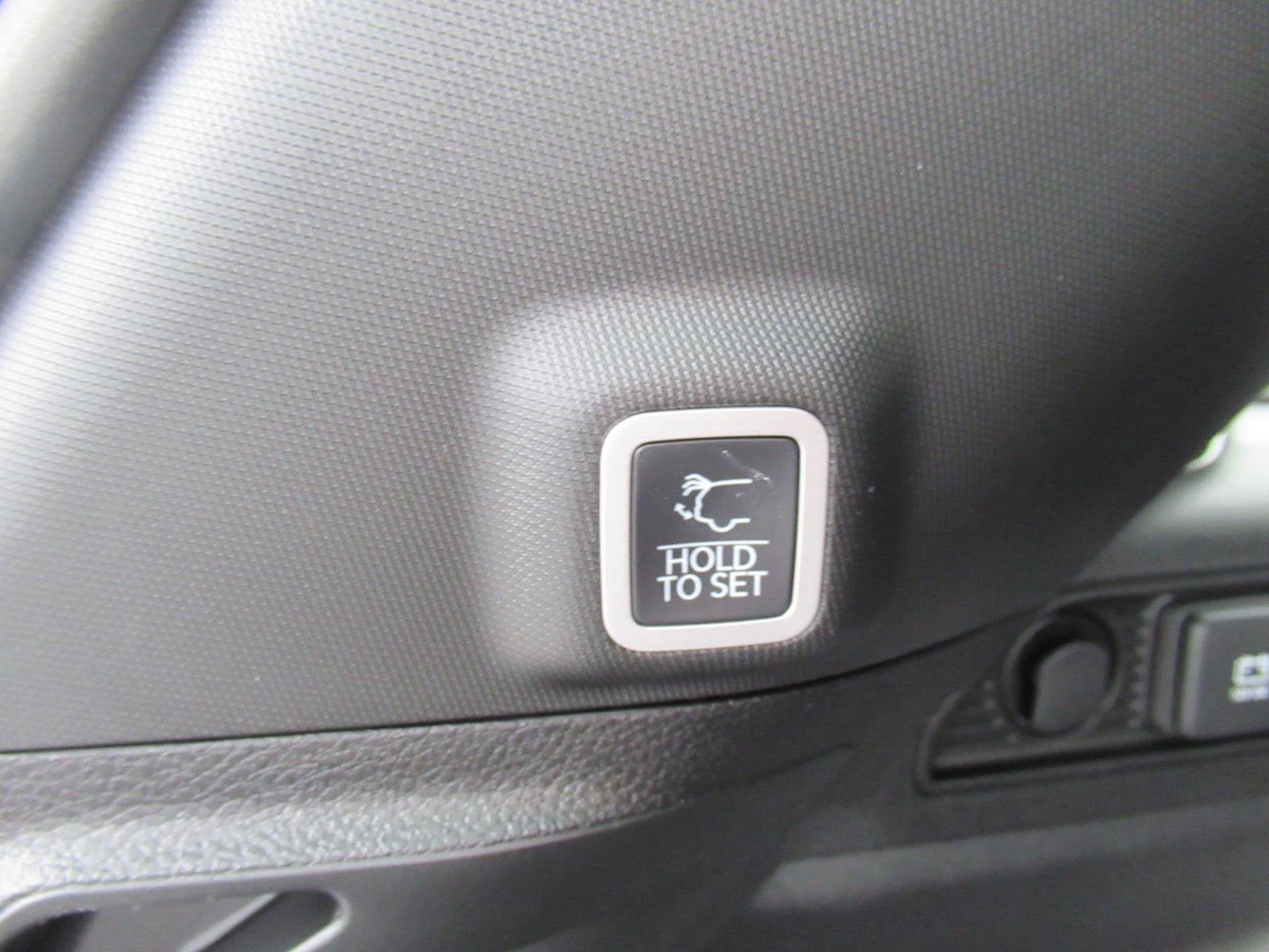 2026 Jeep Grand Cherokee GRAND CHEROKEE LAREDO X 4X2