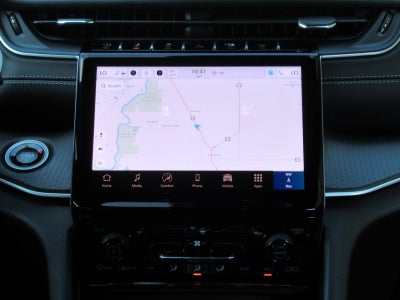 2027 Jeep Grand Cherokee GRAND CHEROKEE LAREDO X 4X2