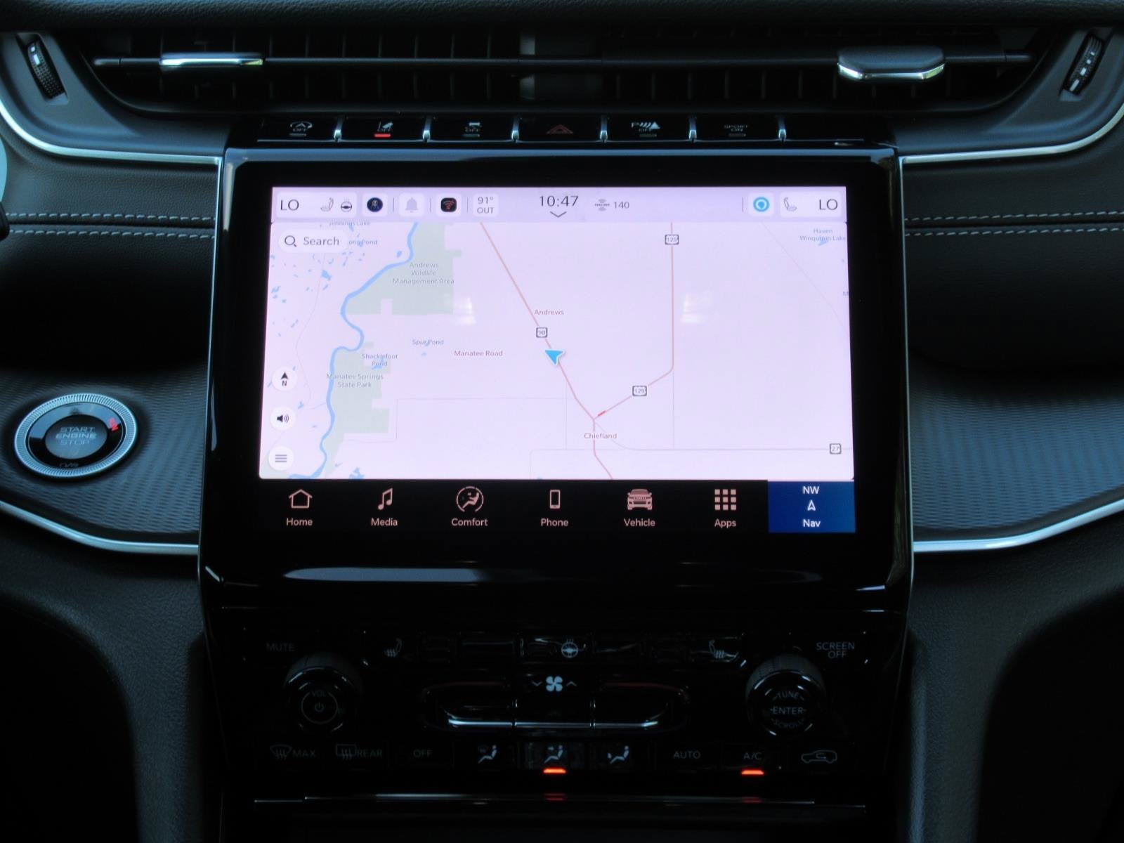 2027 Jeep Grand Cherokee GRAND CHEROKEE LAREDO X 4X2