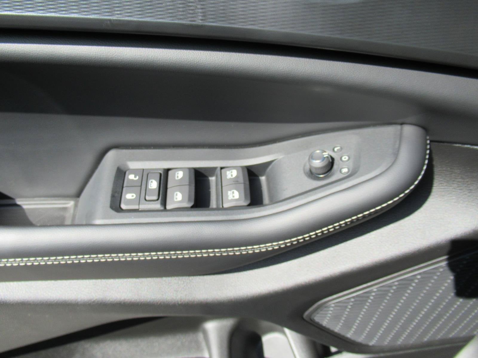 2027 Jeep Grand Cherokee GRAND CHEROKEE LAREDO X 4X2