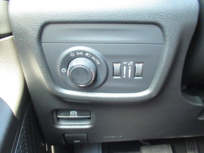 2027 Jeep Grand Cherokee GRAND CHEROKEE LAREDO X 4X2