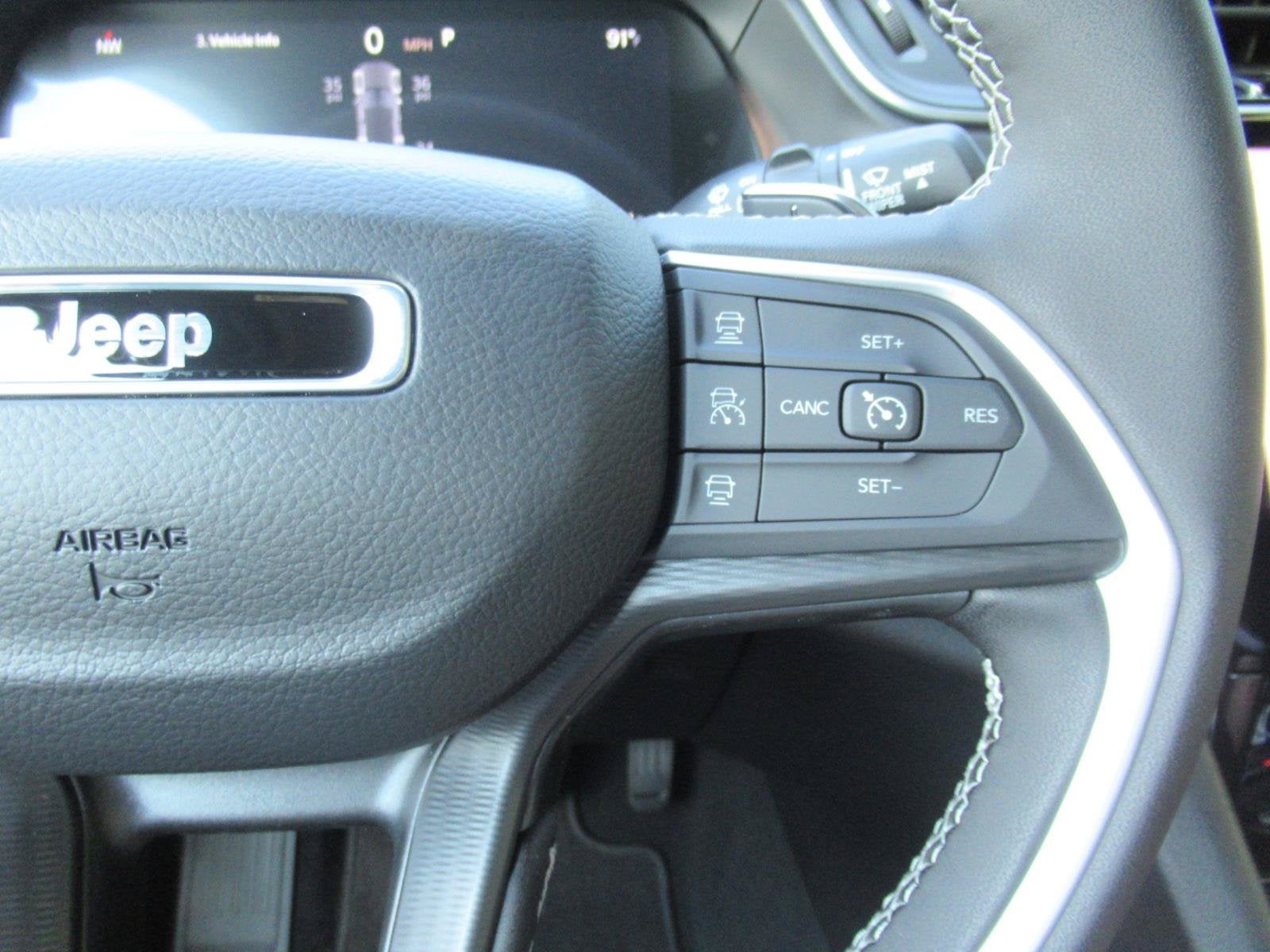 2027 Jeep Grand Cherokee GRAND CHEROKEE LAREDO X 4X2