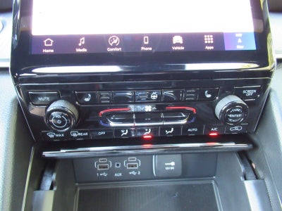 2027 Jeep Grand Cherokee GRAND CHEROKEE LAREDO X 4X2